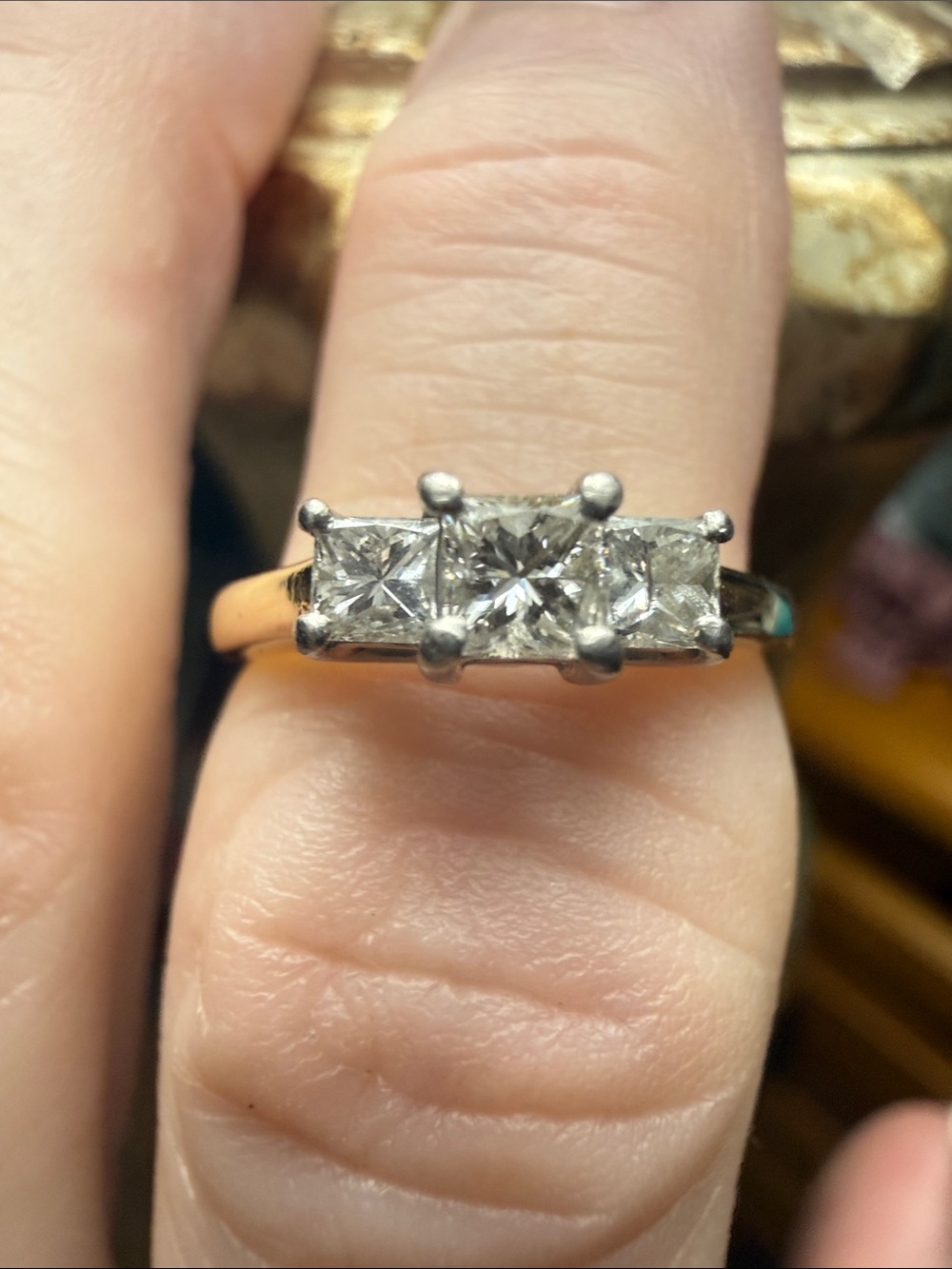 DIAMOND 3 stone 14k gold ring STUNNING size 5 3/4. Retail $1200 100% authentic - Picture 4 of 15